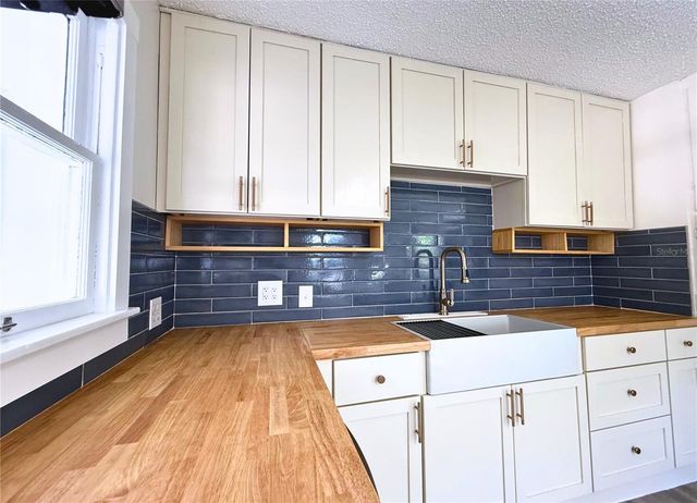 4405 8TH AVENUE N, St Petersburg, FL 33713