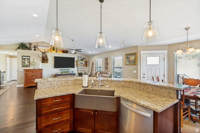 1134 S VISTA RIDGE DR, Santaquin, UT 84655