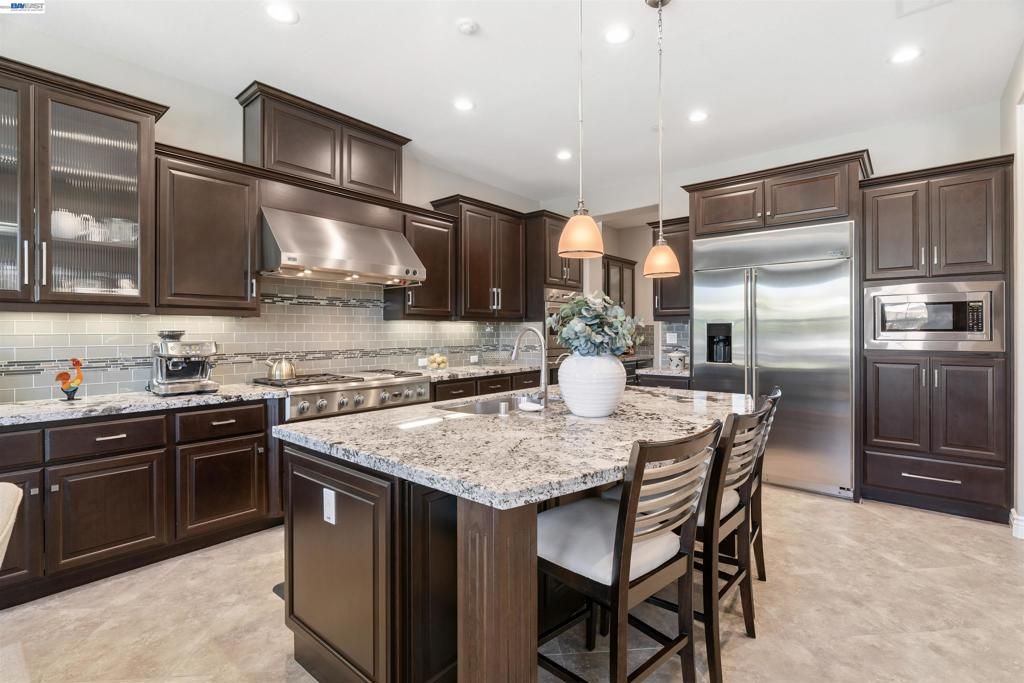 Image 15 of property listing at 2205 Cameron Cir, Pleasanton, CA 94588
