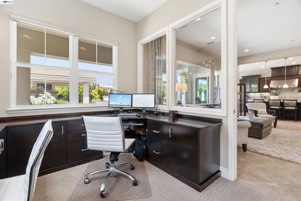 Image 24 of property listing at 2205 Cameron Cir, Pleasanton, CA 94588