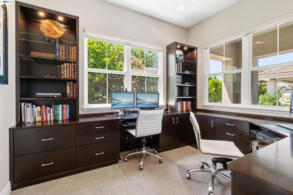 Image 25 of property listing at 2205 Cameron Cir, Pleasanton, CA 94588