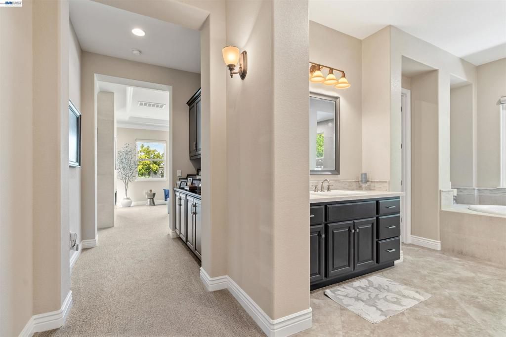 Image 30 of property listing at 2205 Cameron Cir, Pleasanton, CA 94588