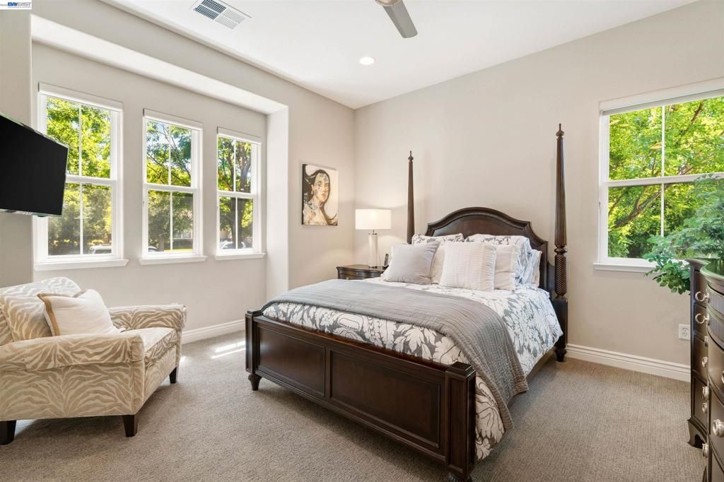 Image 35 of property listing at 2205 Cameron Cir, Pleasanton, CA 94588