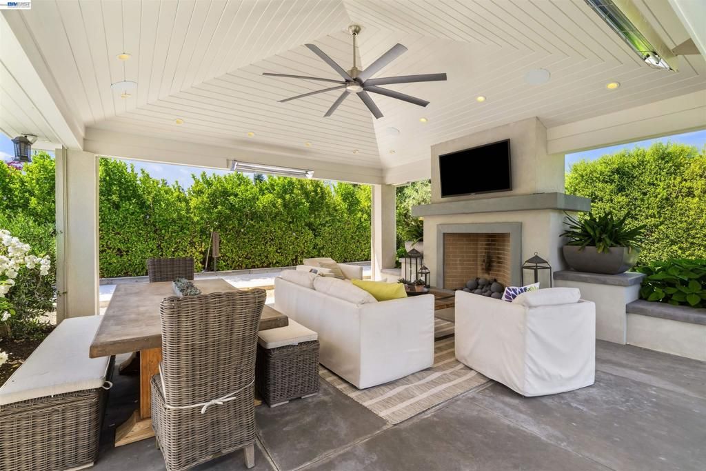 Image 48 of property listing at 2205 Cameron Cir, Pleasanton, CA 94588