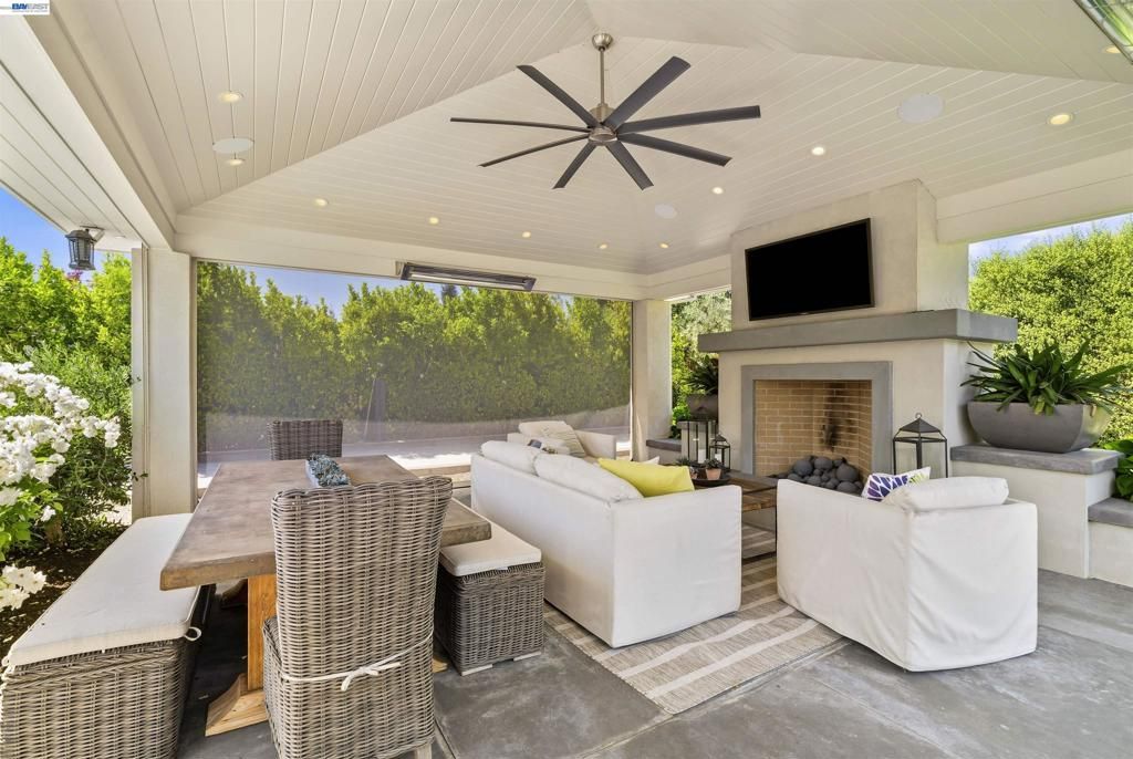 Image 49 of property listing at 2205 Cameron Cir, Pleasanton, CA 94588