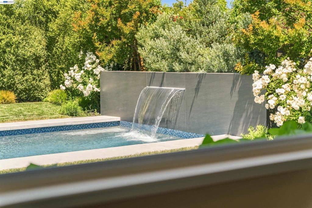 Image 53 of property listing at 2205 Cameron Cir, Pleasanton, CA 94588