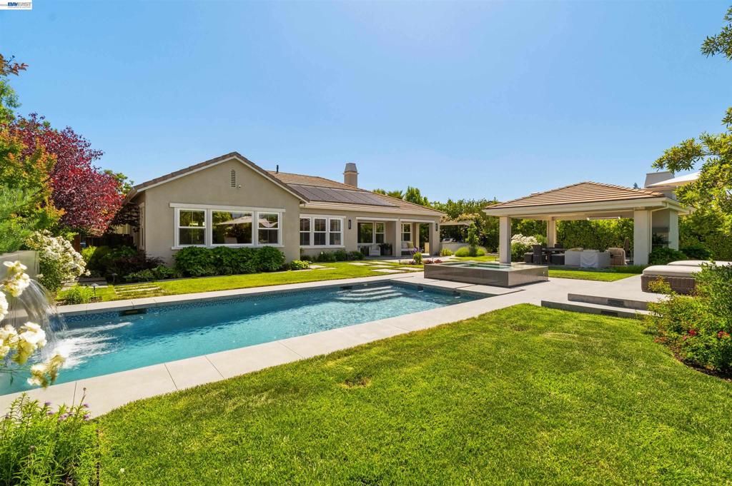 Image 54 of property listing at 2205 Cameron Cir, Pleasanton, CA 94588