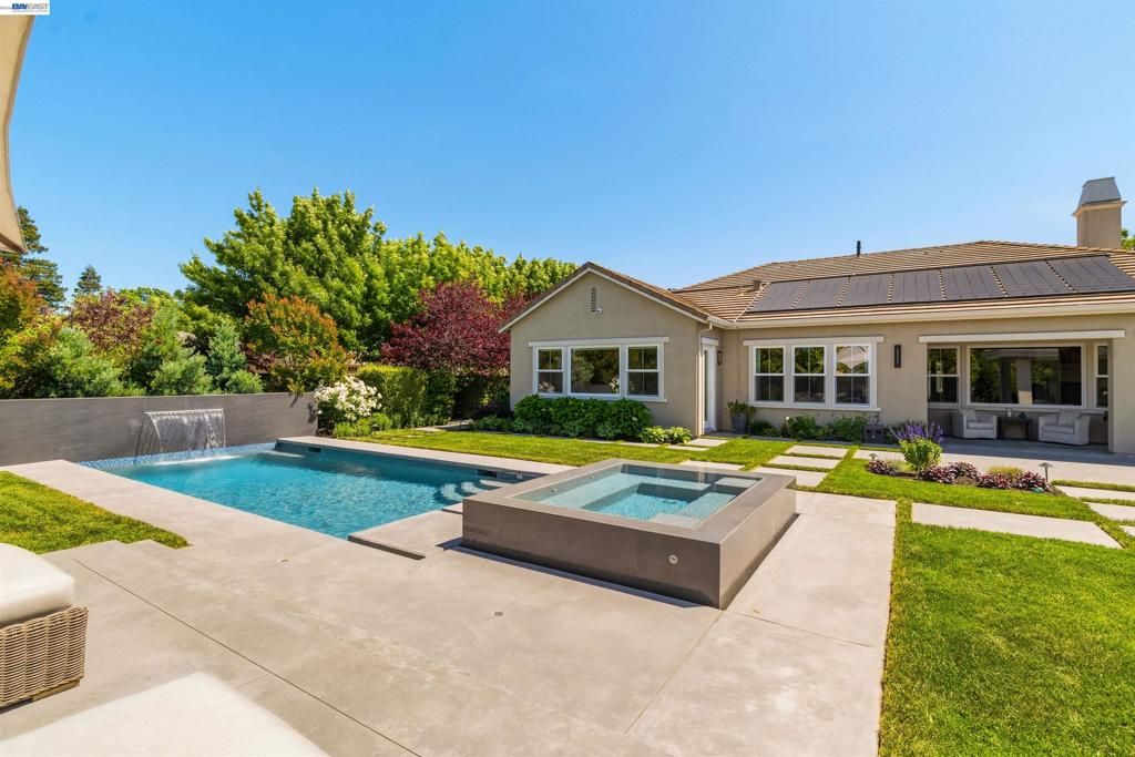 Image 56 of property listing at 2205 Cameron Cir, Pleasanton, CA 94588