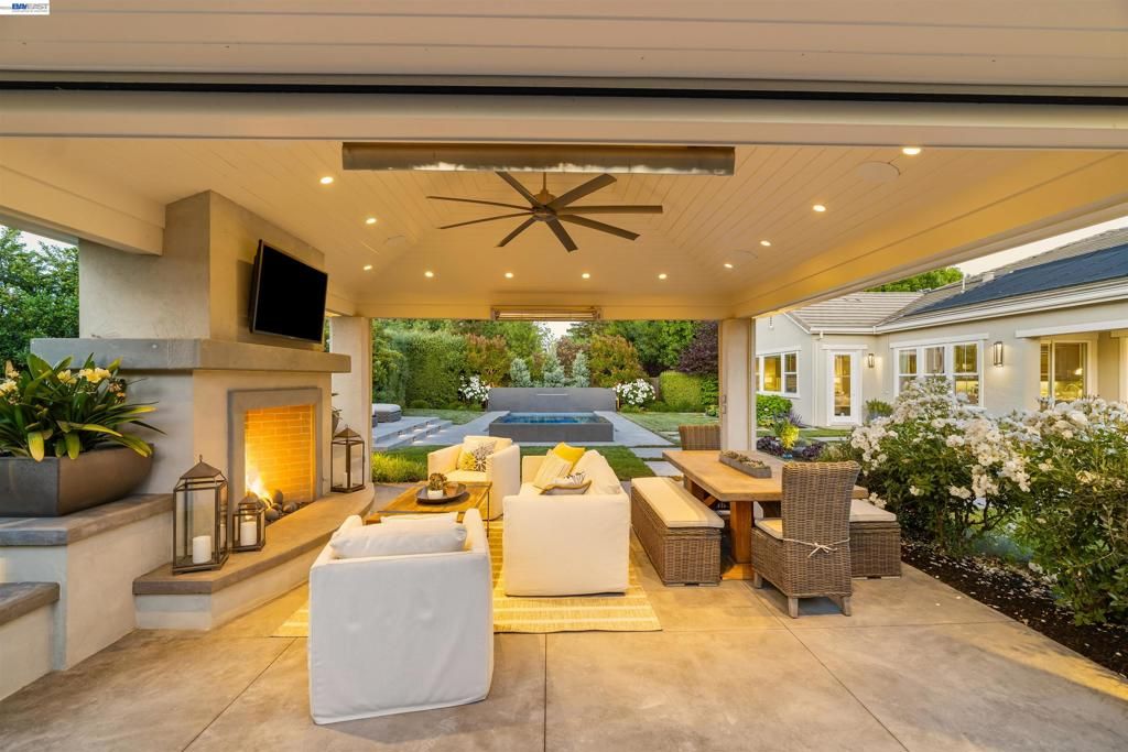 Image 73 of property listing at 2205 Cameron Cir, Pleasanton, CA 94588