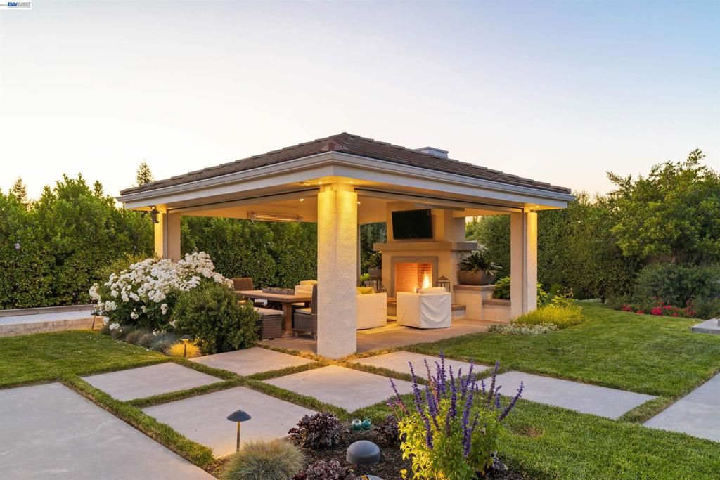 Image 75 of property listing at 2205 Cameron Cir, Pleasanton, CA 94588