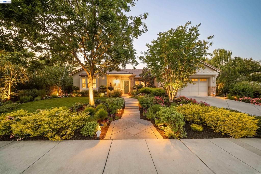 Image 99 of property listing at 2205 Cameron Cir, Pleasanton, CA 94588