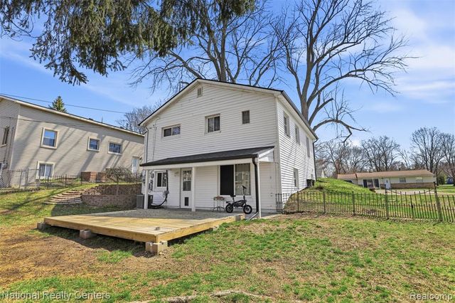 1284 Atkinson Avenue, Bloomfield Hills, MI 48302