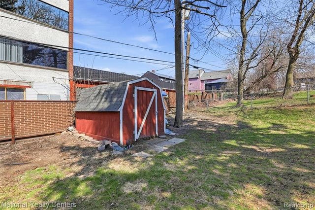 1284 Atkinson Avenue, Bloomfield Hills, MI 48302