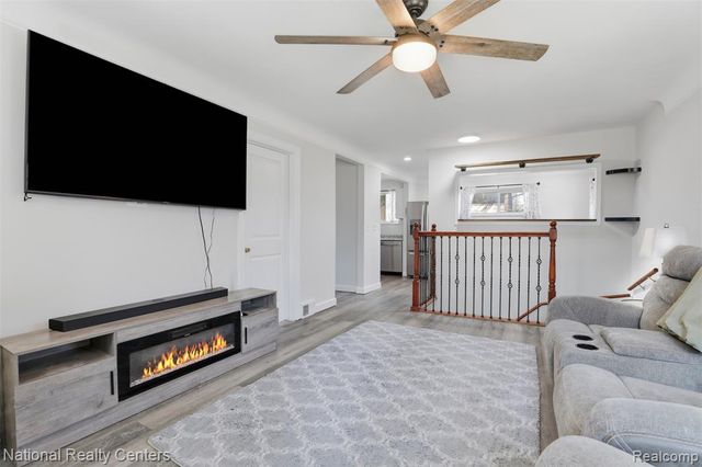 1284 Atkinson Avenue, Bloomfield Hills, MI 48302
