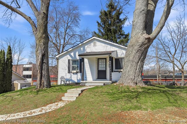 1284 Atkinson Avenue, Bloomfield Hills, MI 48302