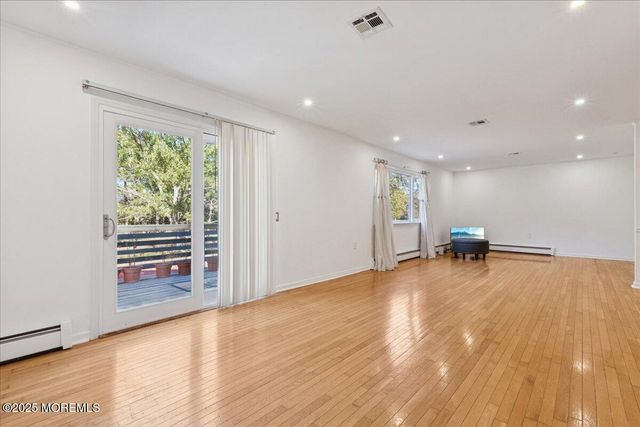 57 Selkirk Avenue, Toms River, NJ 08757