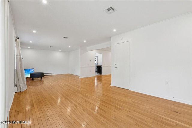 57 Selkirk Avenue, Toms River, NJ 08757