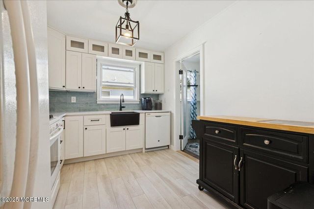 57 Selkirk Avenue, Toms River, NJ 08757