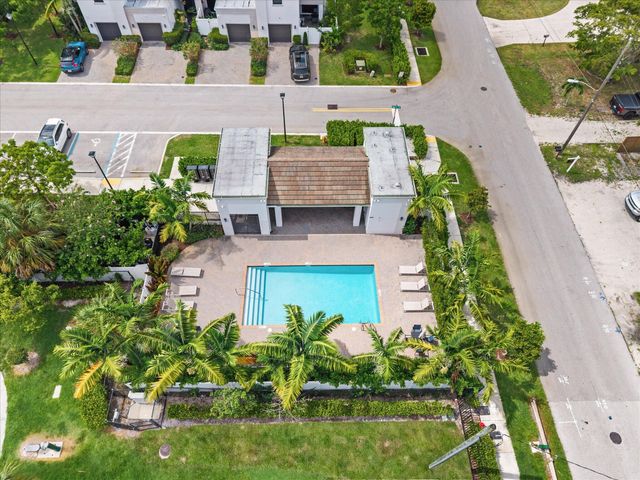 405 NW 17th Street, Fort Lauderdale, FL 33311