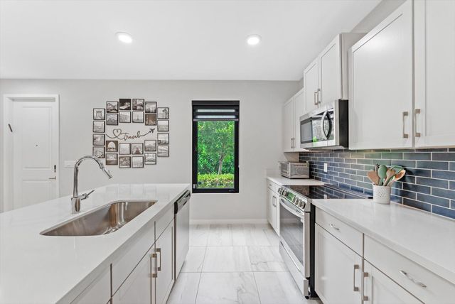 405 NW 17th Street, Fort Lauderdale, FL 33311