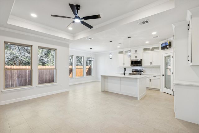 5627 Barkridge Drive, Granbury, TX 76048