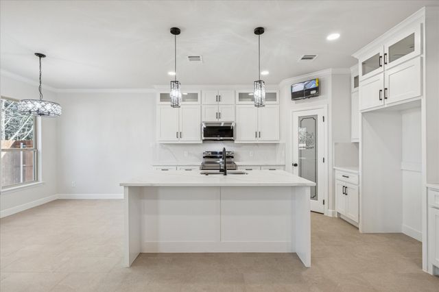 5627 Barkridge Drive, Granbury, TX 76048