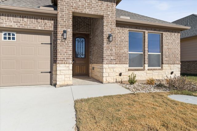 5627 Barkridge Drive, Granbury, TX 76048