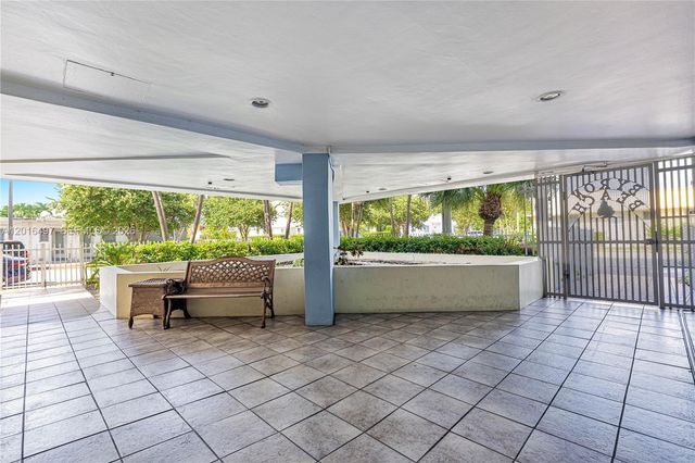 8340 Harding Ave 201, Miami Beach, FL 33141