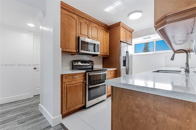 8340 Harding Ave 201, Miami Beach, FL 33141
