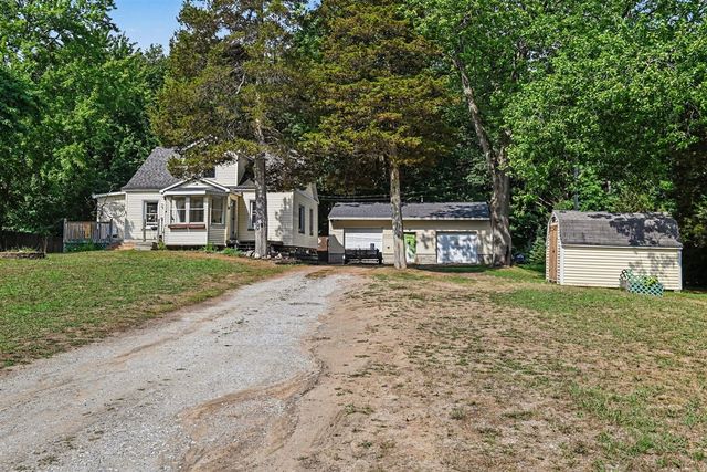 14525 Lakeshore Avenue, Grand Haven, MI 49417