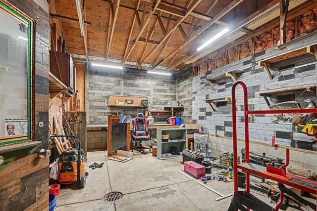 14525 Lakeshore Avenue, Grand Haven, MI 49417