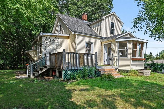 14525 Lakeshore Avenue, Grand Haven, MI 49417