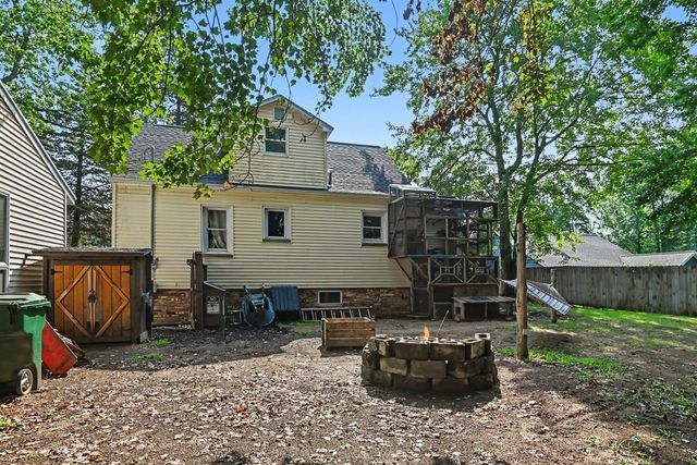 14525 Lakeshore Avenue, Grand Haven, MI 49417