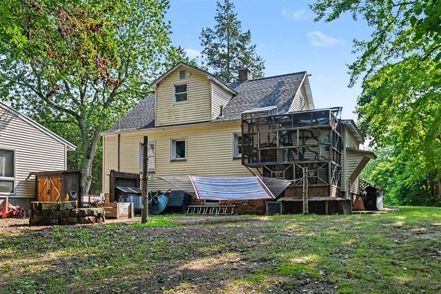 14525 Lakeshore Avenue, Grand Haven, MI 49417