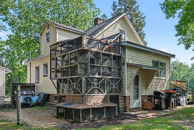14525 Lakeshore Avenue, Grand Haven, MI 49417