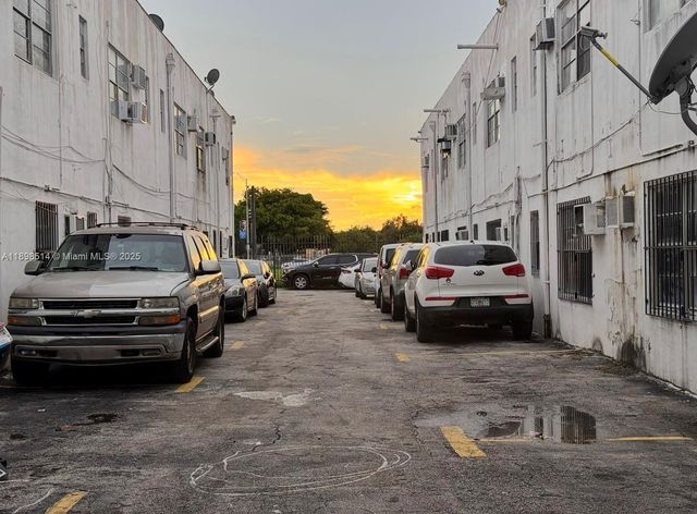 1601 NW 62nd St 19, Miami, FL 33147