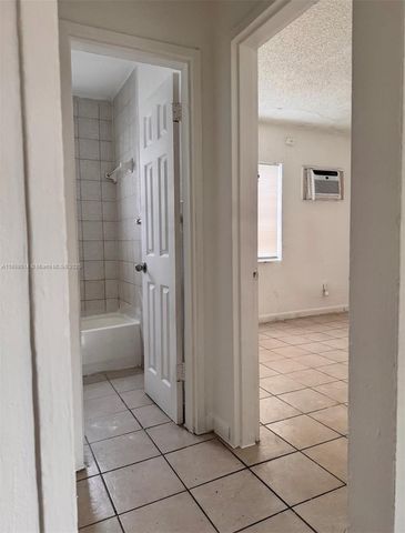 1601 NW 62nd St 19, Miami, FL 33147