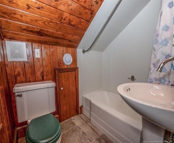 2201 N McMillan Ave, Lumberton, NC 28358