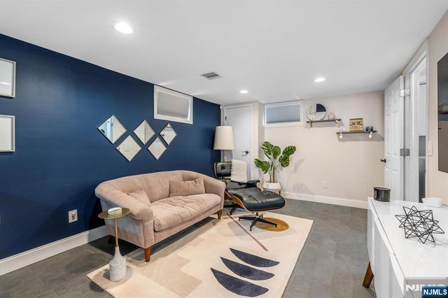 29 Grandview Drive, Woodland Park, NJ 07424