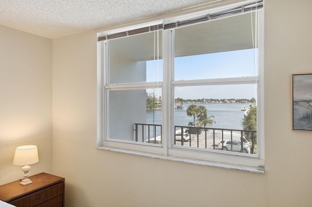 1400 S Ocean Drive 303, Hollywood, FL 33019