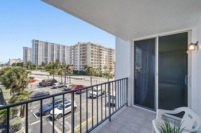 1400 S Ocean Drive 303, Hollywood, FL 33019