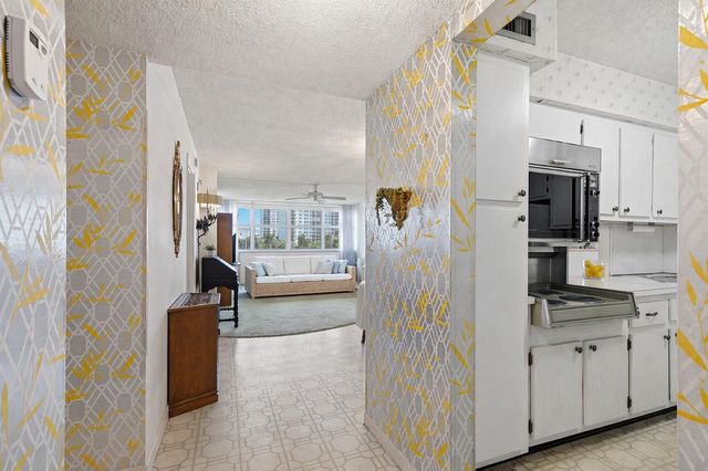 1400 S Ocean Drive 303, Hollywood, FL 33019