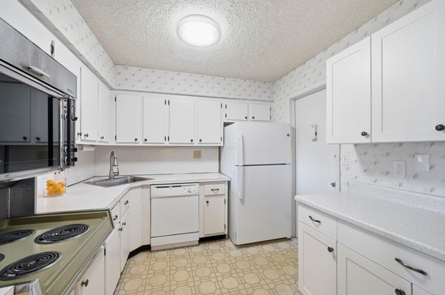 1400 S Ocean Drive 303, Hollywood, FL 33019