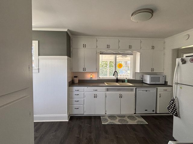 921 Moulton Avenue, North Muskegon City, MI 49445