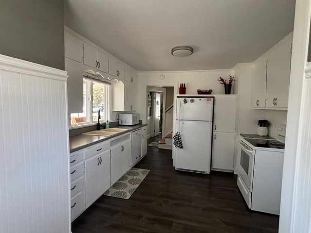 921 Moulton Avenue, North Muskegon City, MI 49445