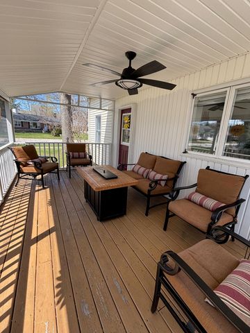921 Moulton Avenue, North Muskegon City, MI 49445
