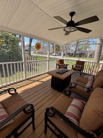 921 Moulton Avenue, North Muskegon City, MI 49445