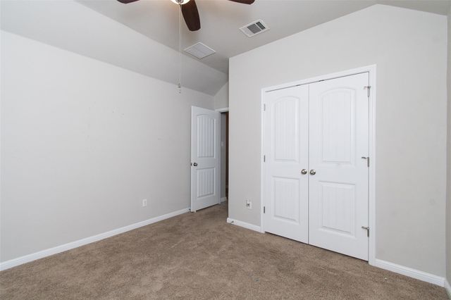 136 Mistflower LN, Kyle, TX 78640