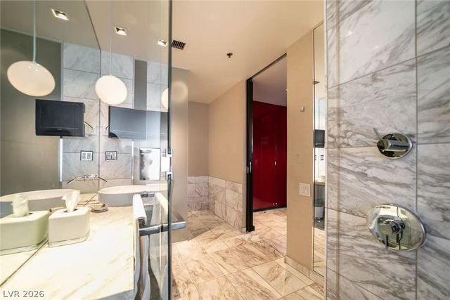 4381 West Flamingo Road 8304, Las Vegas, NV 89103