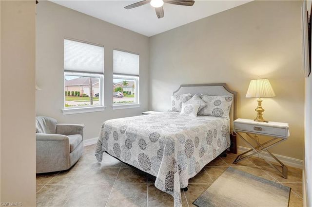3380 Acapulco CIR, Cape Coral, FL 33909